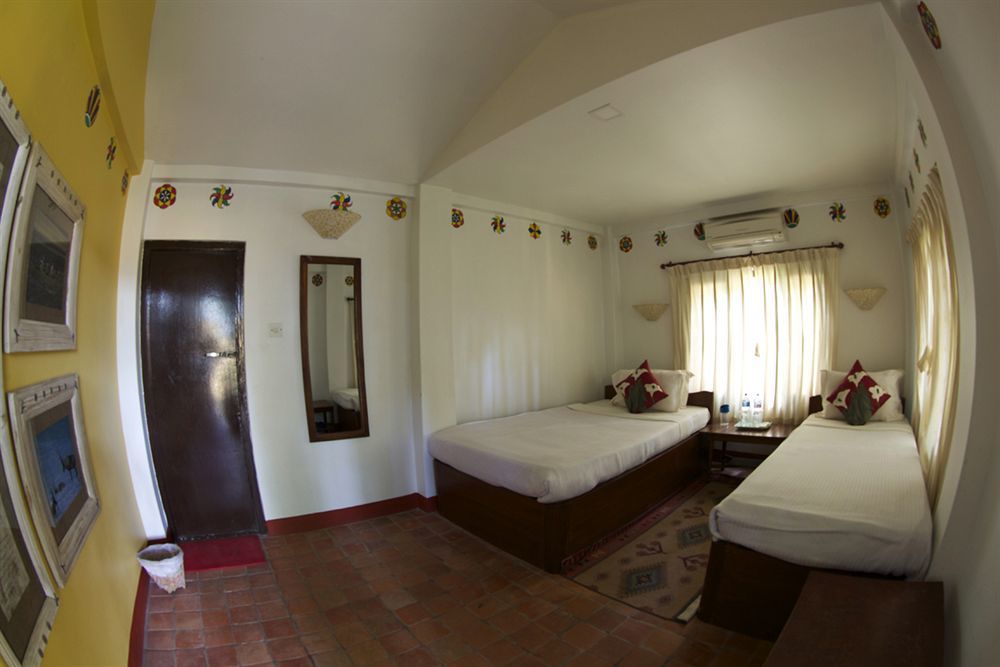 Maruni Sanctuary Lodge By Kgh Group Sauraha Exterior foto